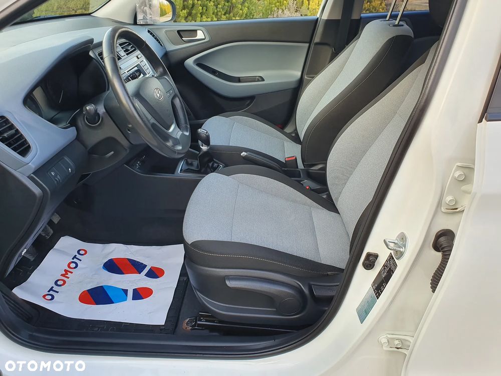 Hyundai i20 1.2 Passion - 10