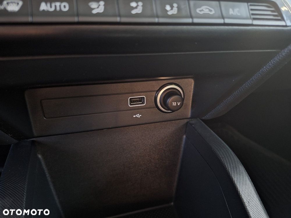 Skoda Fabia 1.0 TSI Ambition Plus DSG - 37