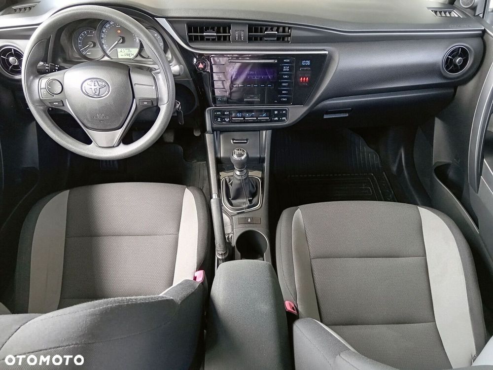 Toyota Auris 1.6 Active - 9