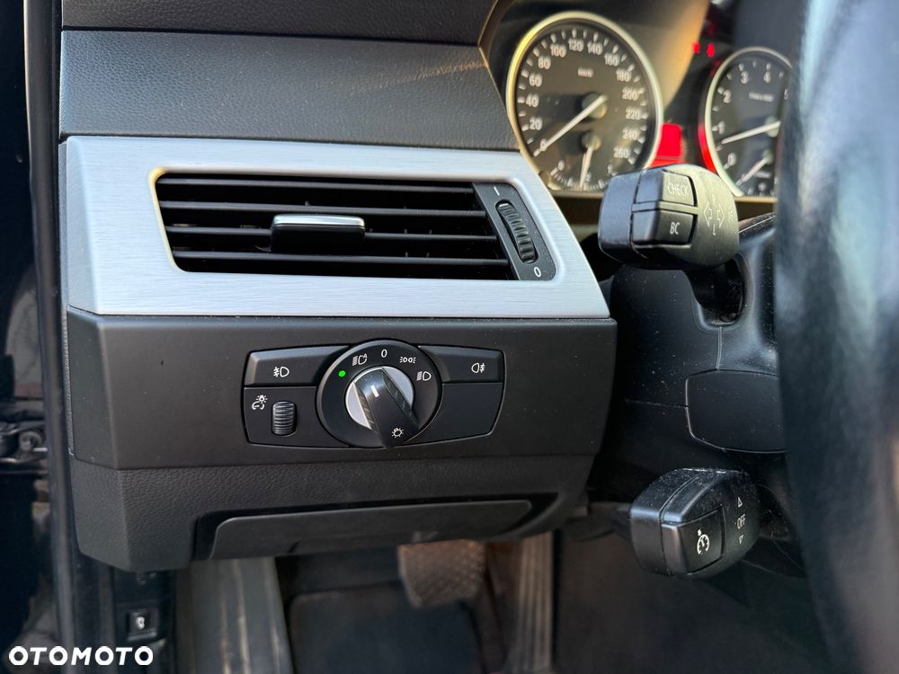 BMW Seria 5 525i - 20