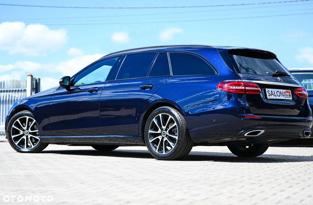 Mercedes-Benz Klasa E 220 d 9G-TRONIC Night Edition - 32
