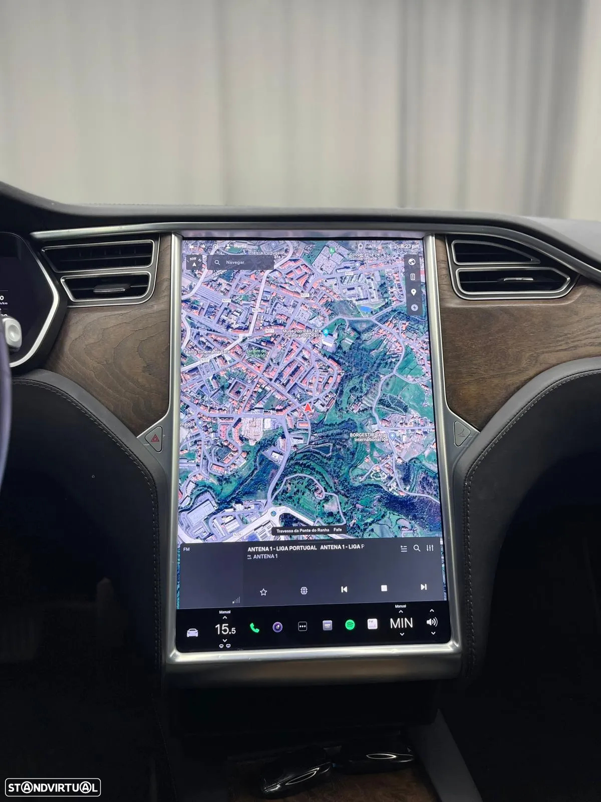Tesla Model S 75 - 11