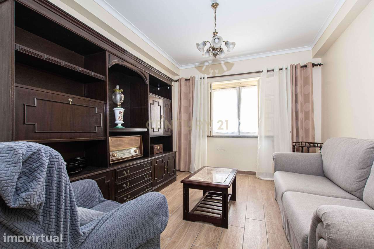 Apartamento T3 com Duas Frentes e Duplo Acesso | Amadora - Grande imagem: 3/21
