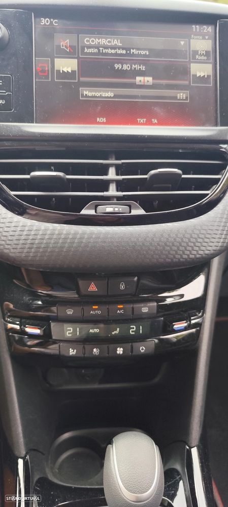 Peugeot 2008 PureTech 110 Stop&Start EAT6 GT-Line Edition - 11