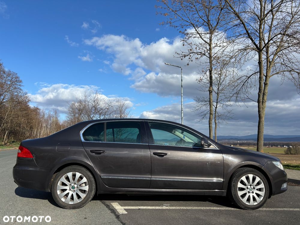 Skoda Superb 2.0 TDI Elegance DSG - 4