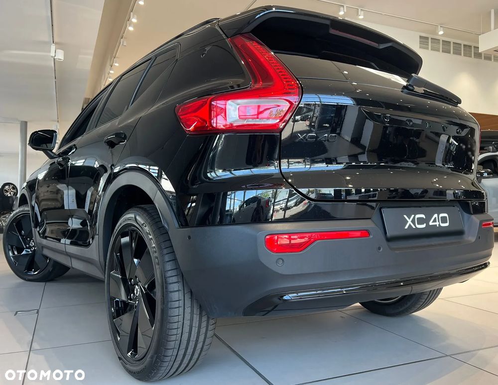Volvo XC 40 B4 B DKG Ultra Black Edition - 30
