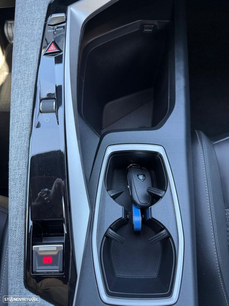 Peugeot 3008 1.2 Hybrid Allure e-DCS6 - 25