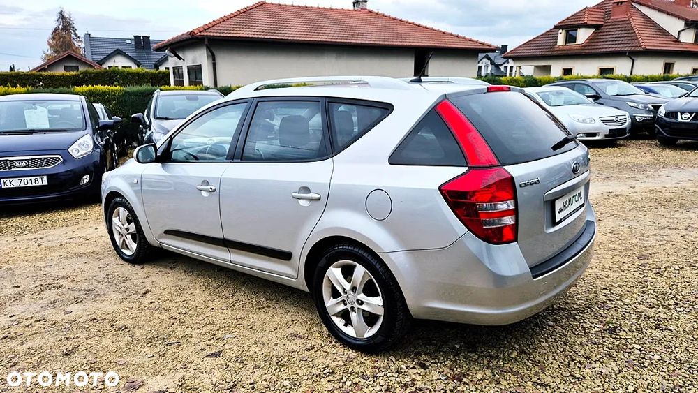 Kia Ceed 1.4 CVVT Dream-Team Edition - 22