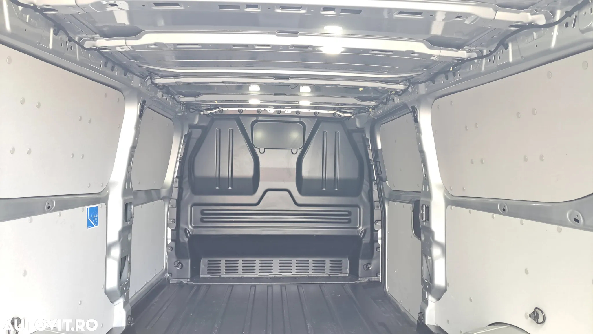 Ford TRANSIT CUSTOM VAN L2H1 T320 TREND FWD - 12
