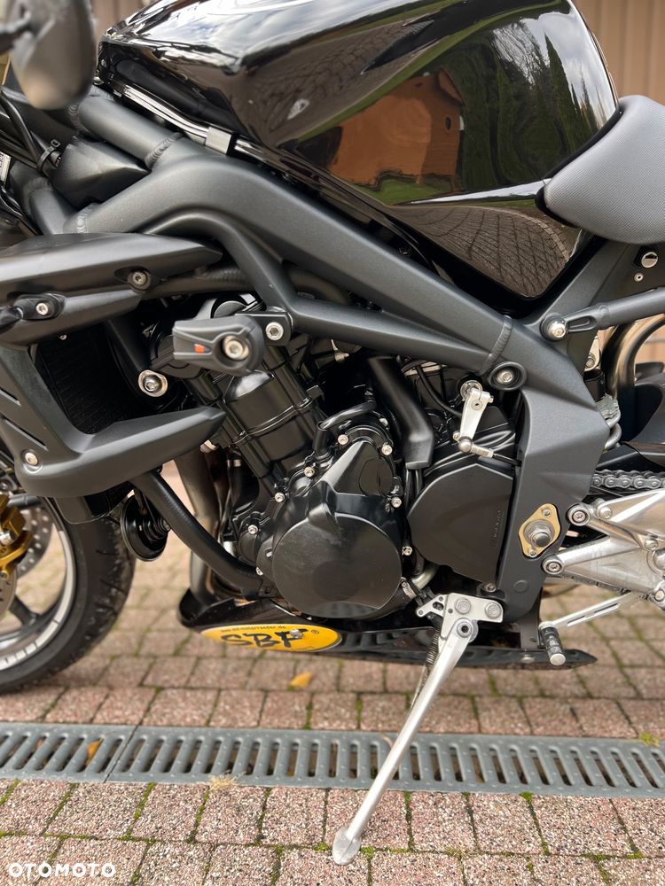 Triumph Street Triple - 18