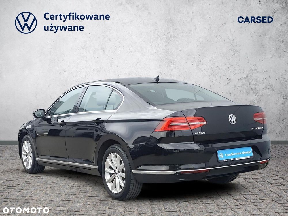 Volkswagen Passat - 4