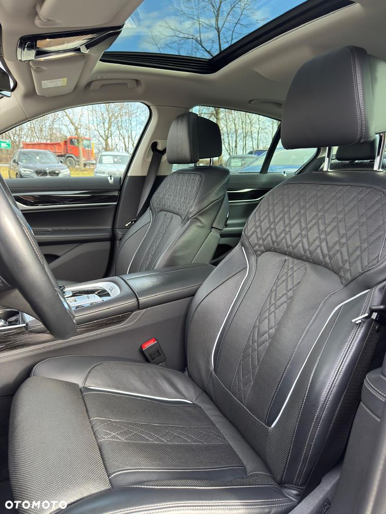 BMW Seria 7 - 18