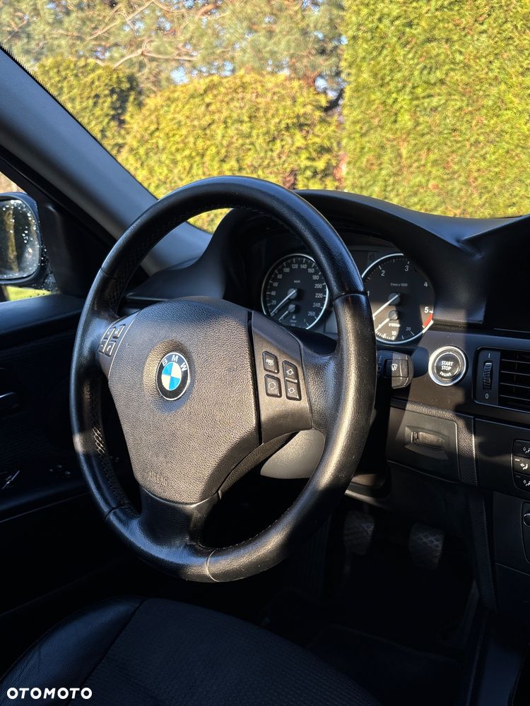 BMW Seria 3 320d - 15