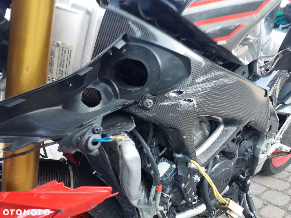 Aprilia Tuono - 15