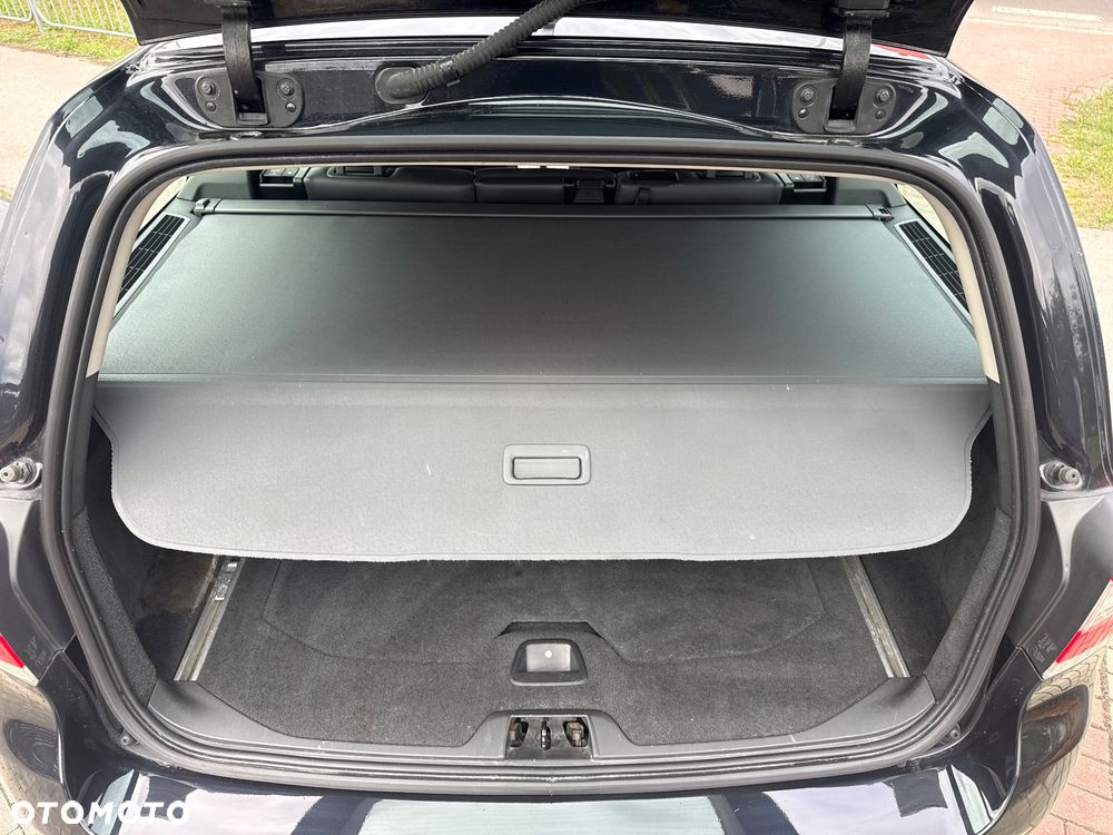 Volvo V70 D5 AWD Dynamic Momentum - 15