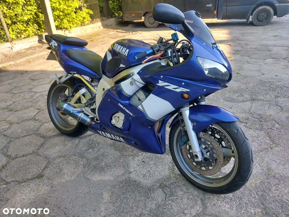 Yamaha R6 - 4