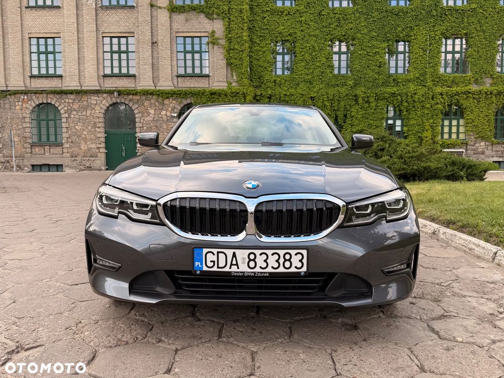 BMW Seria 3 318i - 5