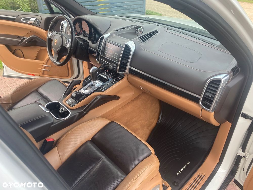 Porsche Cayenne - 6