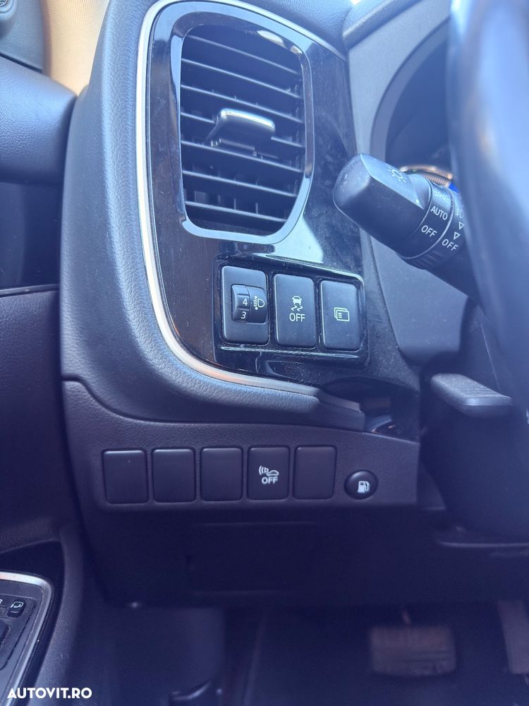 Mitsubishi Outlander 2.4 4WD - 15