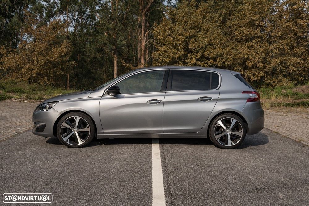 Peugeot 308 - 8