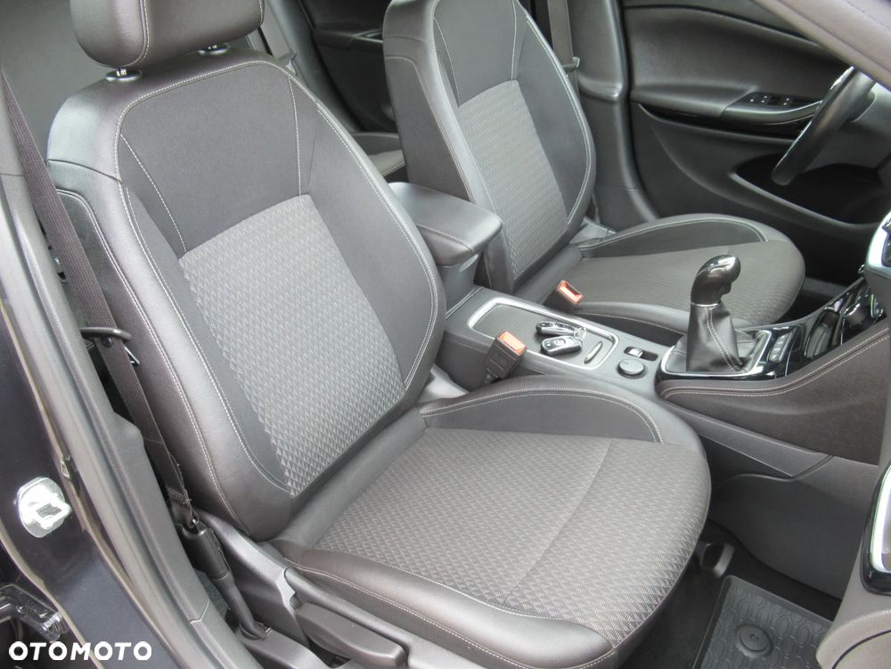 Opel Astra 1.6 D (CDTI) Start/Stop Innovation - 16