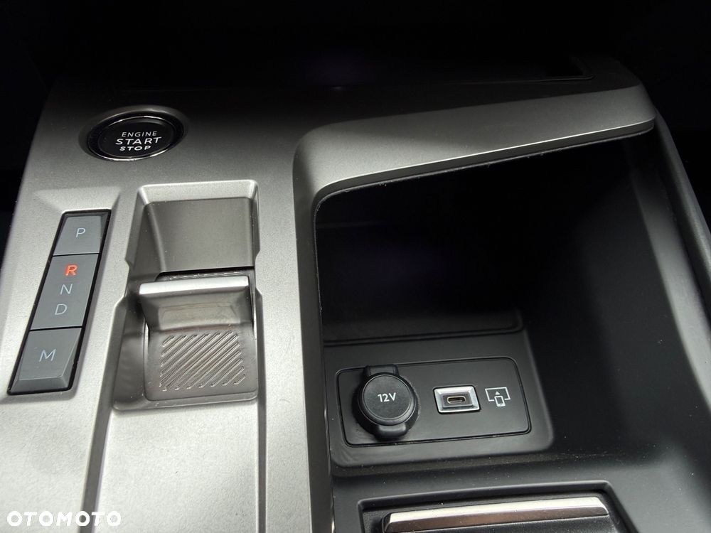 Peugeot 308 BlueHDi 130 EAT8 Allure - 21
