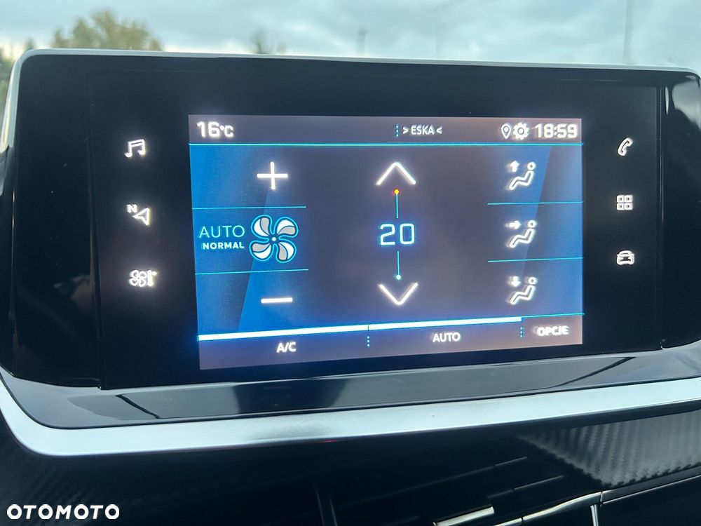 Peugeot 2008 1.2 Pure Tech GPF Active S&S - 31