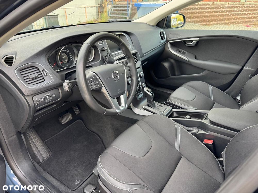 Volvo V40 T3 Drive-E Momentum - 8