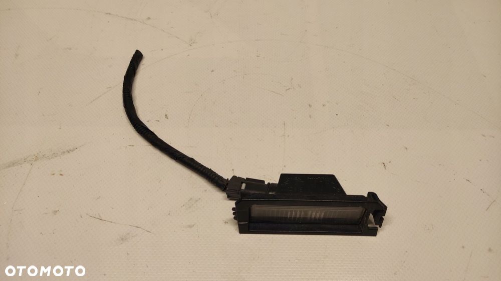 KIA RIO IV V LAMPKA TABLICY REJESTRACYJNEJ PRAWA 92502-F6000 17-23 - 3