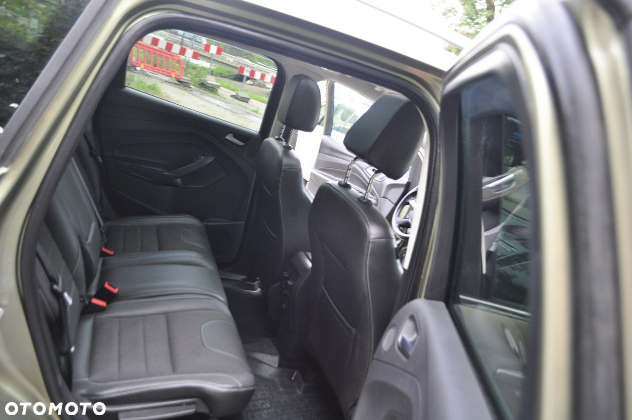 Ford Kuga 1.6 EcoBoost 4x4 Titanium - 27