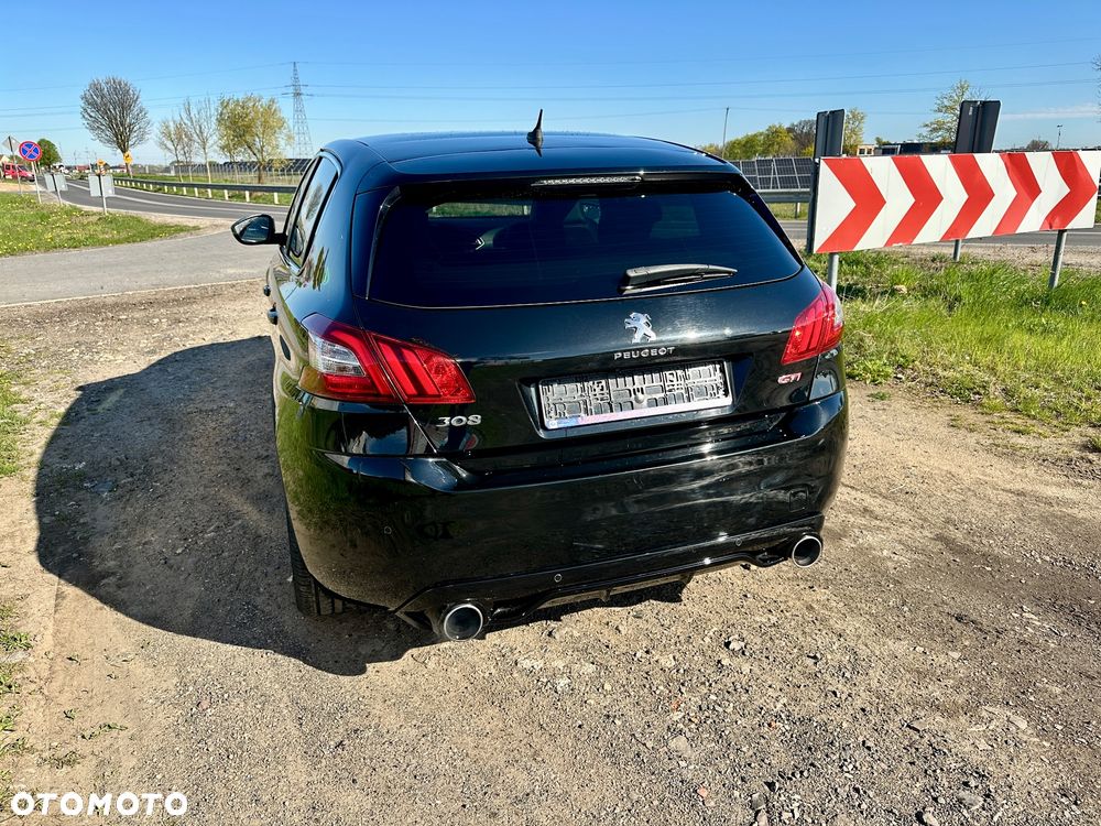 Peugeot 308 1.6 e-THP GTi by Sport S&S - 10