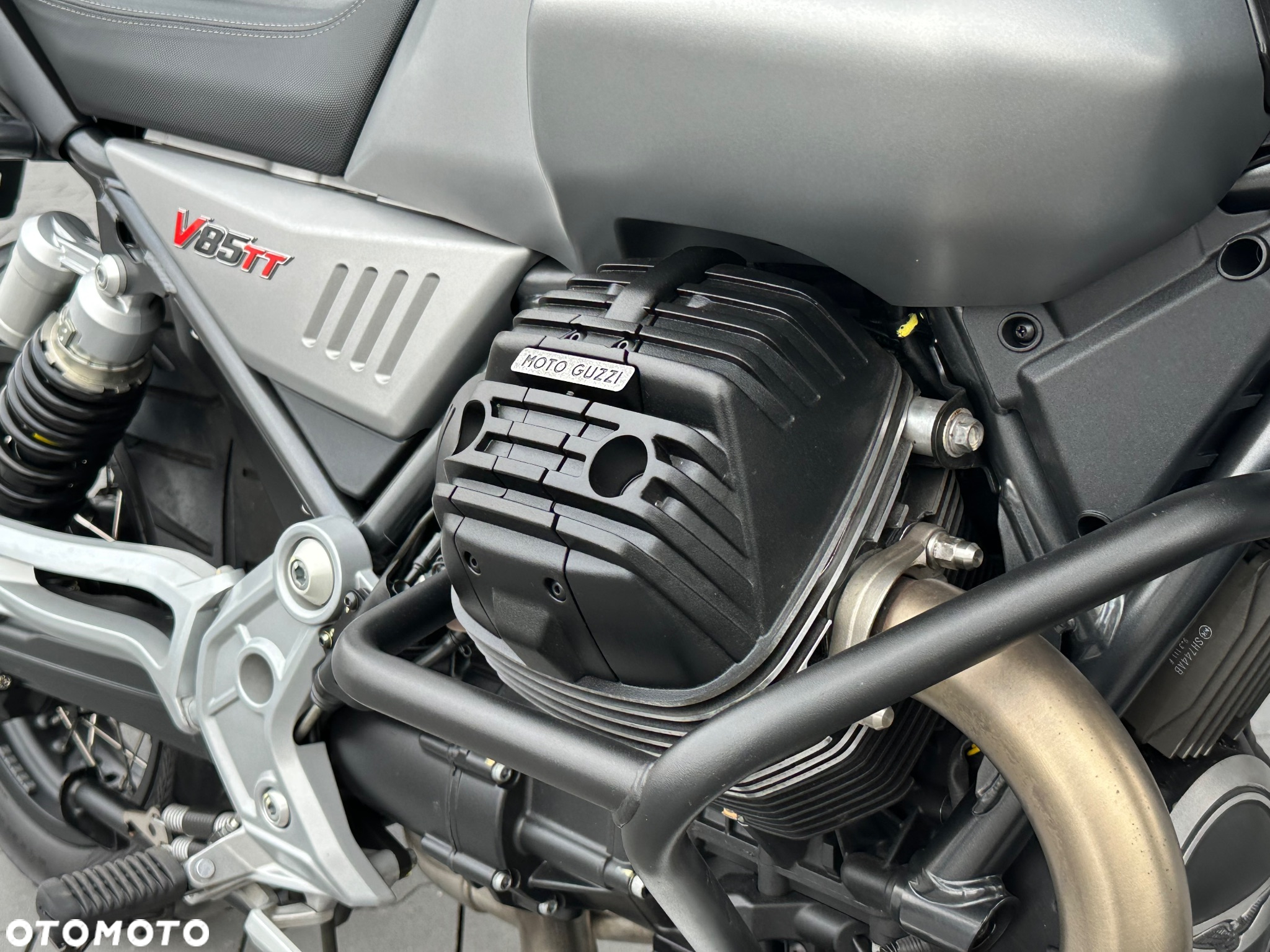 Moto Guzzi V85 - 19