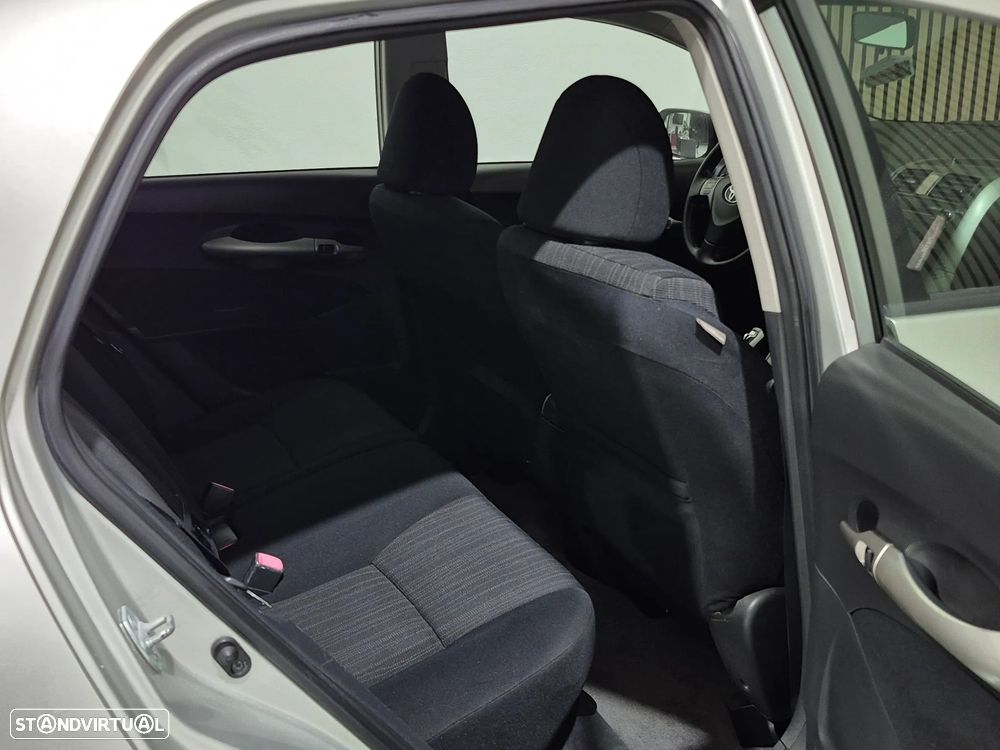 Toyota Auris 1.4 D-4D AC - 12