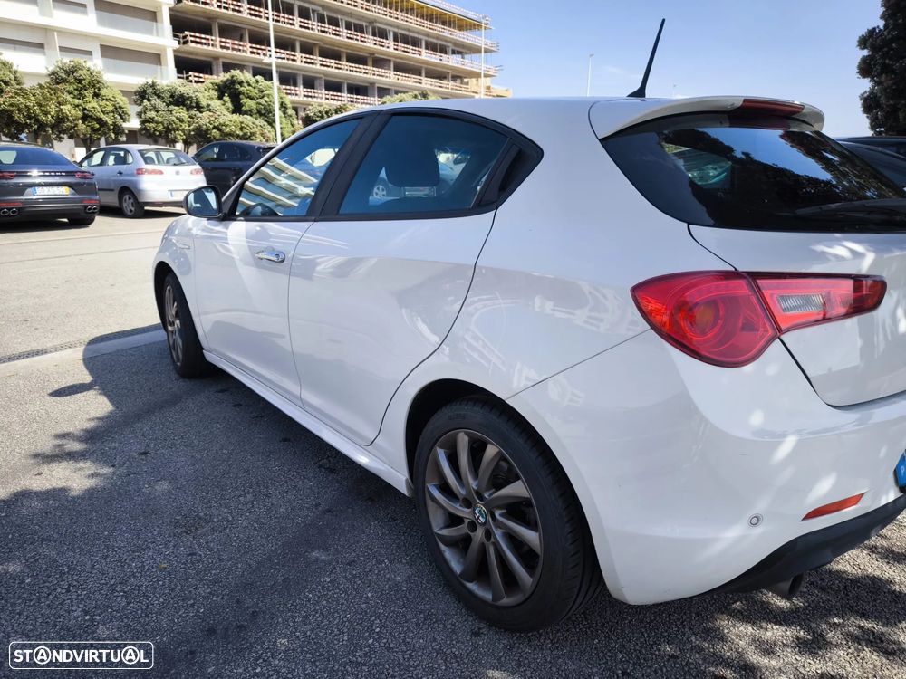 Alfa Romeo Giulietta 1.6 JTDM Veloce - 7