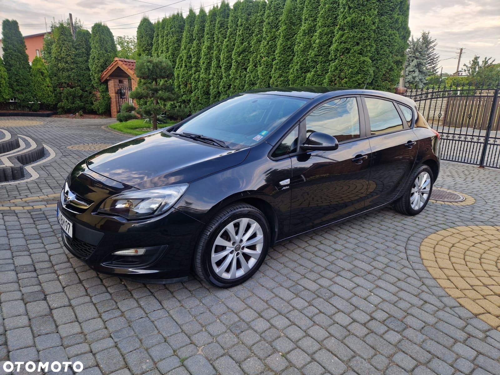 Opel Astra IV 1.4 T Active - 1