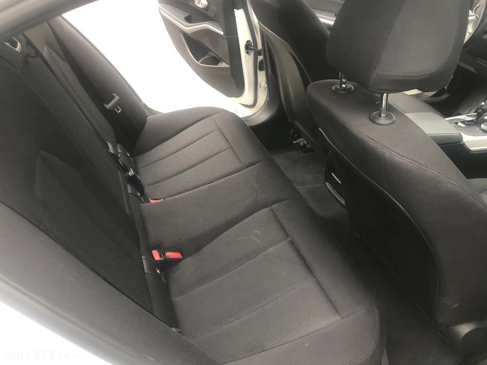 BMW Seria 3 318d Business Edition - 20