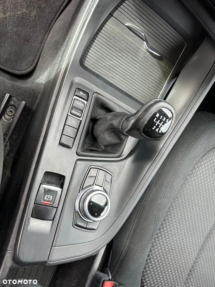 BMW X1 sDrive16d - 14