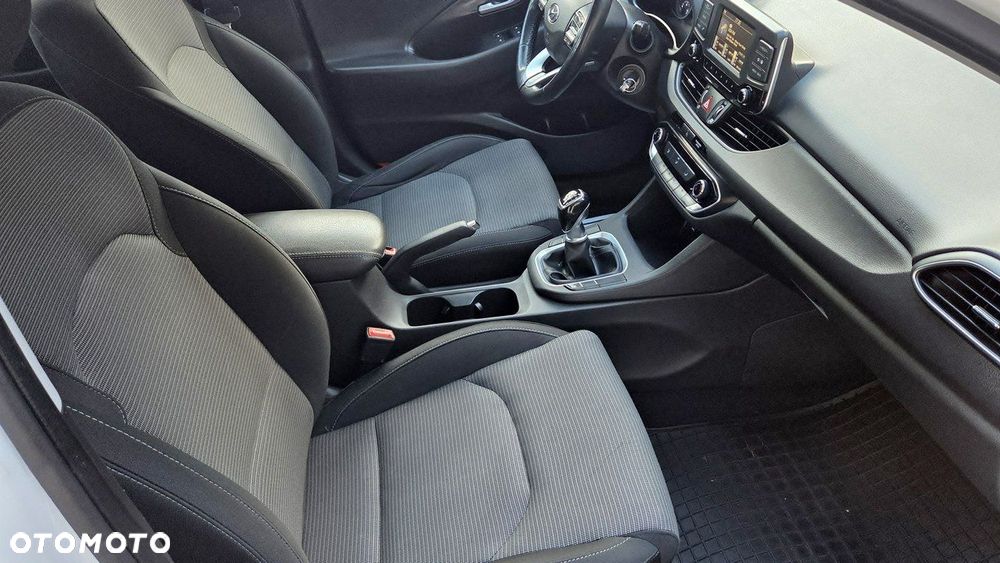 Hyundai i30 1.4 Classic + - 29