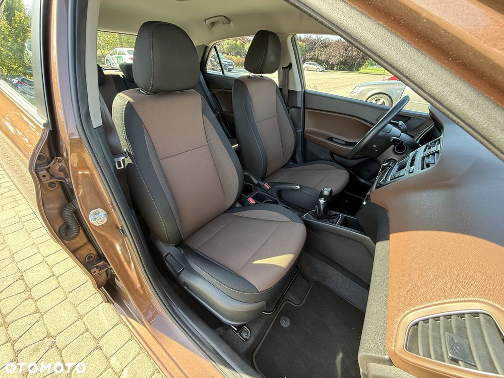 Hyundai i20 - 17
