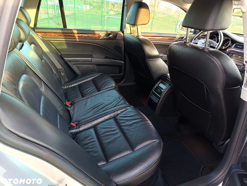 Skoda Superb 2.0 TDI DSG Exclusive - 38