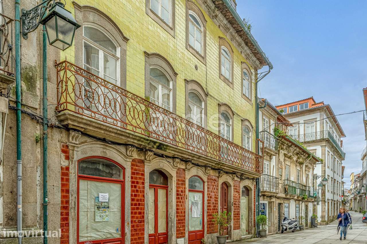 Prédio no Centro Histórico de Viana do Castelo - Grande imagem: 4/54