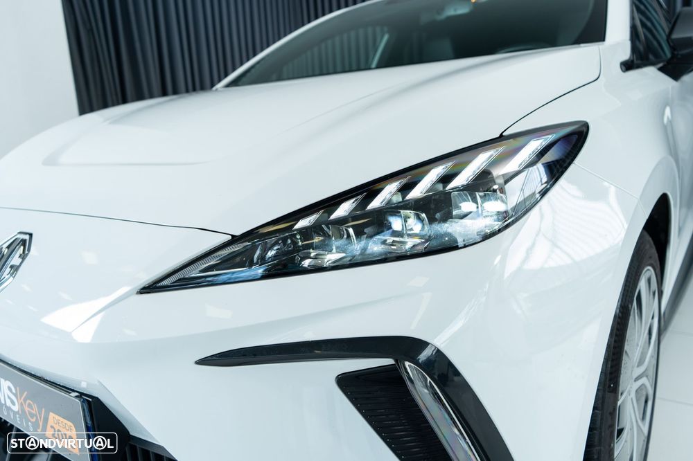 MG MG4 64 kWh Luxury - 14