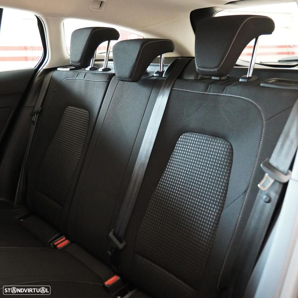 Ford Focus SW 1.5 TDCi EcoBlue Active - 11