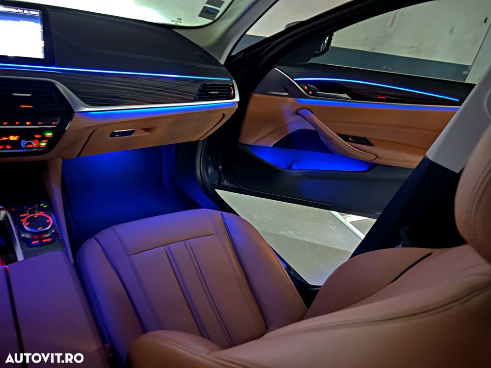 BMW Seria 5 520d Aut. Luxury Line - 12