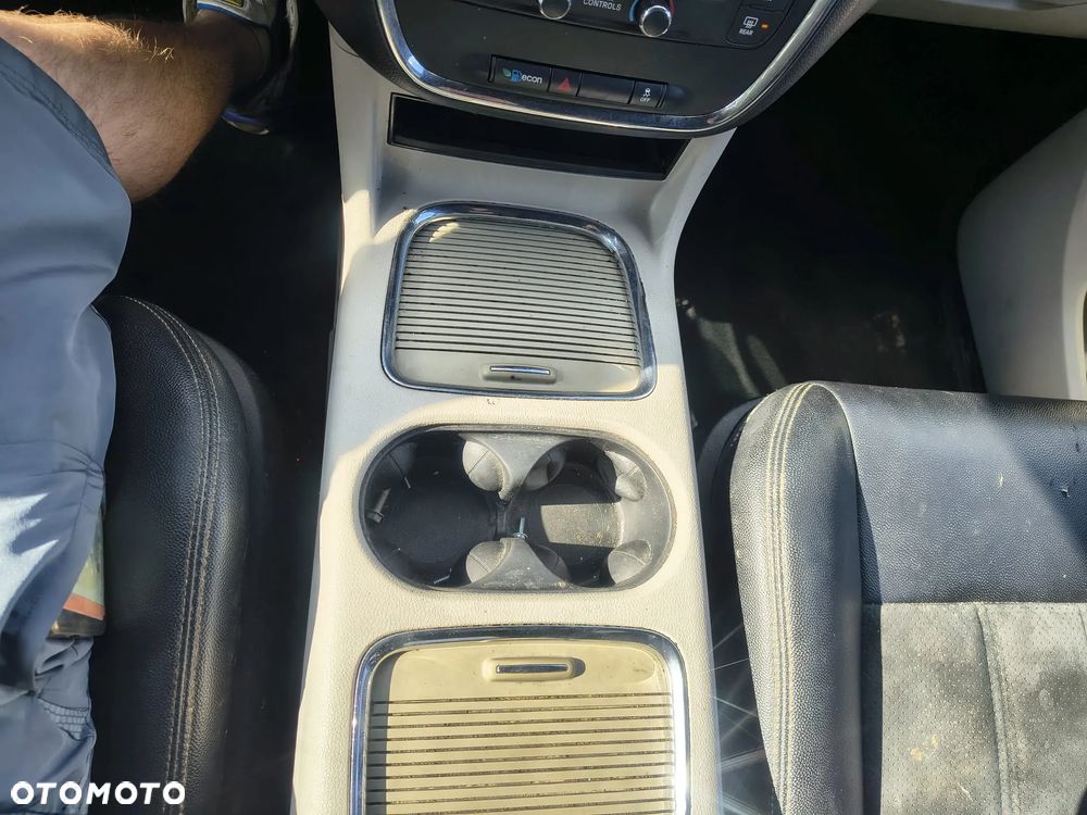 Dodge Grand Caravan 3.6 R/T - 16