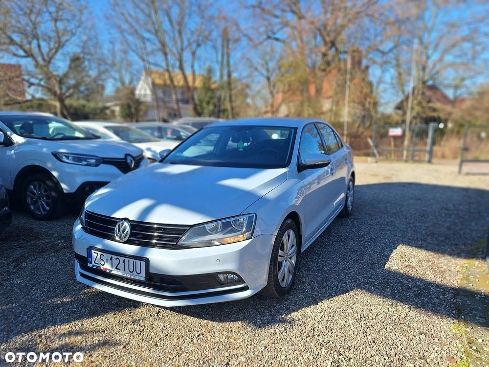 Volkswagen Jetta - 1