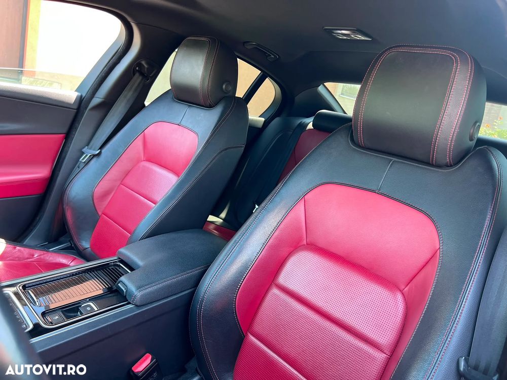 Jaguar XE 2.0 AWD R-Sport - 17