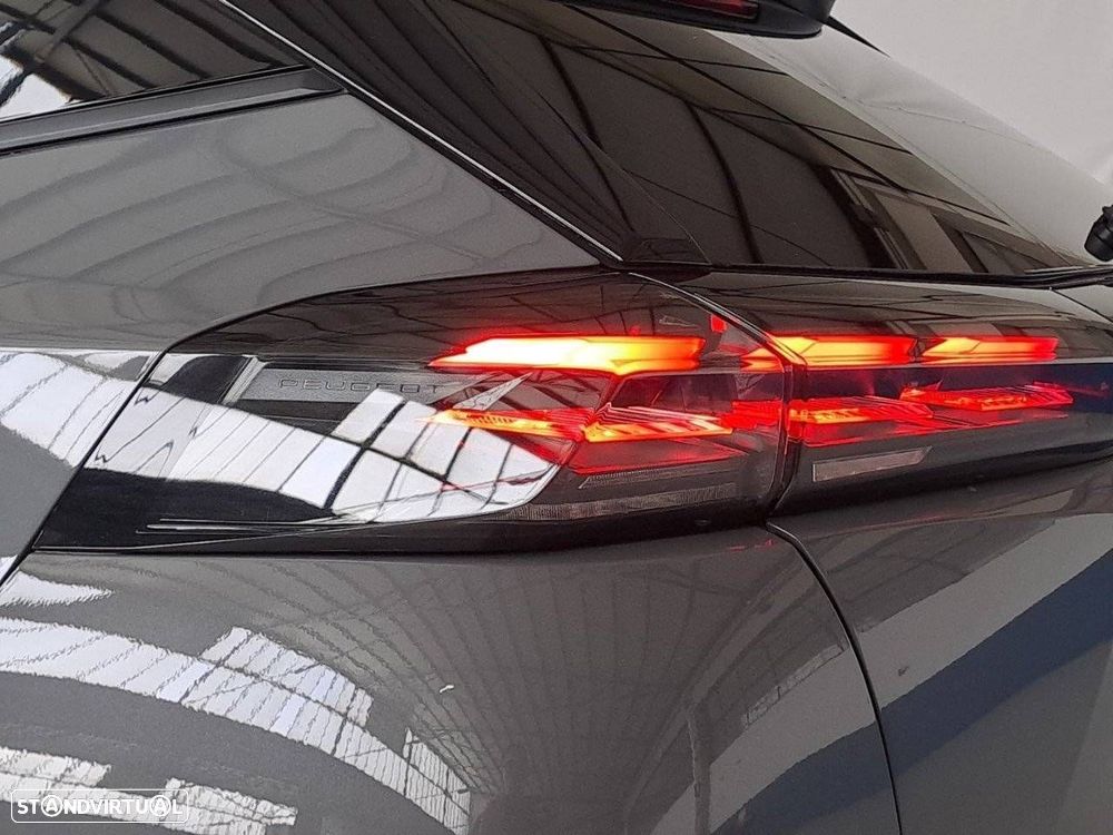 Peugeot 2008 1.2 Hybrid Allure e-DCS6 - 26