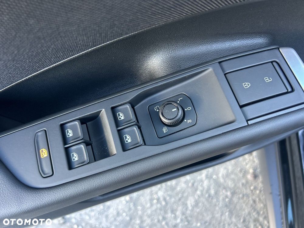 Volkswagen T-Roc - 37