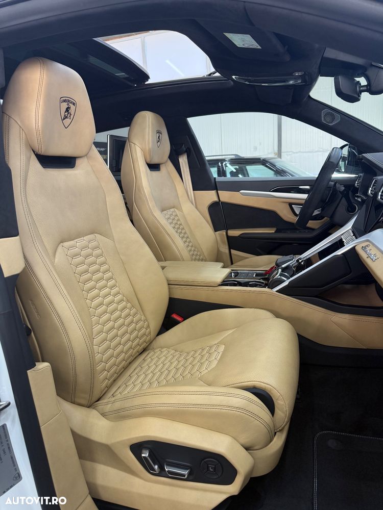 Lamborghini URUS - 11
